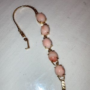 VTG 7” Goldtone bracelet with 5 Varigated Pink Cabechons set with open backs